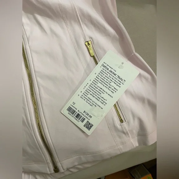 Lululemon NWT Define Jacket Full Zipper, zipper pocket Blissful Pink Gold 12 - Picture 14 of 15